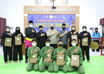 Ini Yang Dilakukan Kasatlantas Polres Kediri Kota Kepada Anggota Berprestasi
