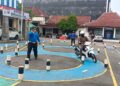 Beri Bantuan Pemohon SIM, Polisi Kota Kediri Beri Coaching Clinic