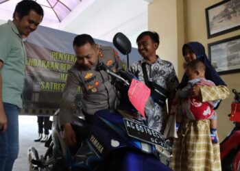 Kapolres Kediri Kota Serahkan Kendaraan Bermotor Kepada Para Korban Curanmor