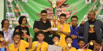 Wali Kota Kediri Serahkan Medali dan Trophy Santa Maria Basketball Cup 2023