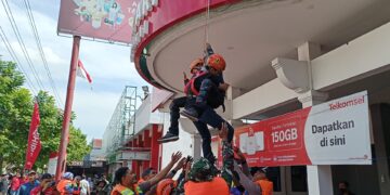 Antisipasi Bencana, BPBD Kota Kediri Berikan Simulasi Atasi Banjir PT Telkom