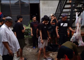 Rayakan Idul Adha, PT LISA Berbagi Dengan Warga Sembelih Belasan Hewan Kurban.