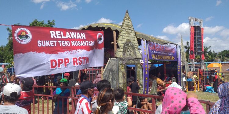 Peringati 1 Muharam, Relawan Suket Teki Nusantara (RSTN) Gelar Tradisi Jaranan