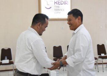 Wali Kota Kediri Lantik dan Ambil Sumpah Jabatan Kasatpol PP Baru