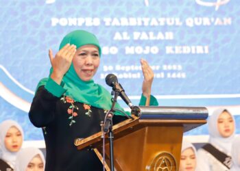 Pesan Gubernur Jawa Timur Pada Wisudawati PPTQ Al Falah Ploso Kediri