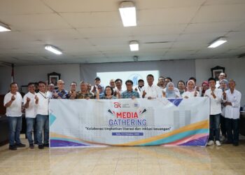 OJK Kediri Ajak Insan Media Melihat Produksi Tekstil dan Garmen PT Dan Liris