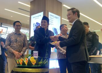 Gus Iqdam : Saya Khawatir Oppo Experience Store Terlalu Lariis Penjualannya (Tambah Pegawainya)
