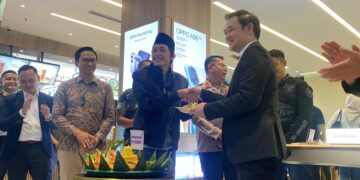 Gus Iqdam : Saya Khawatir Oppo Experience Store Terlalu Lariis Penjualannya (Tambah Pegawainya)
