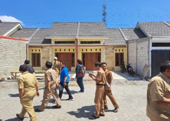 PENATAAN PSU PERUMAHAN DAN PELAKSANAAN RTLH BAGI WARGA TIDAK MAMPU OLEH DPKP KOTA KEDIRI