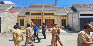 PENATAAN PSU PERUMAHAN DAN PELAKSANAAN RTLH BAGI WARGA TIDAK MAMPU OLEH DPKP KOTA KEDIRI