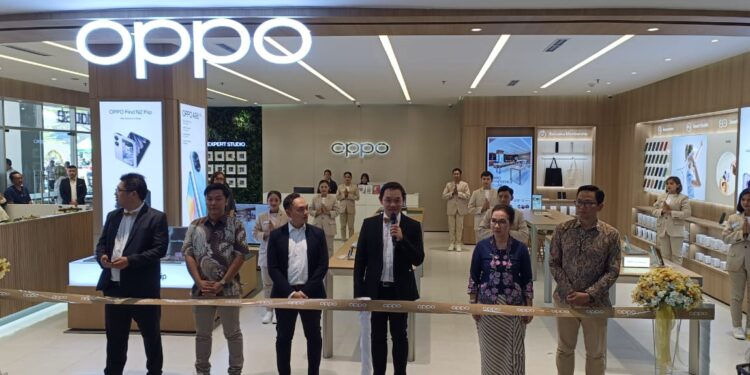 Manjakan Konsumen, Oppo Experience Store Dibuka Di Kediri Town Square