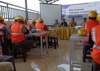 Dinkop UMKM Kota Kediri Berikan Pelatihan BIdang Pertukangan Pertama Kalinya Bagi Warga