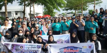 Ikut Jalan Sehat Hari Jadi RSUD Gambiran, Pj Wali Kota Kediri Harap RSUD Gambiran Beri Pelayanan Terbaik Untuk Masyarakat