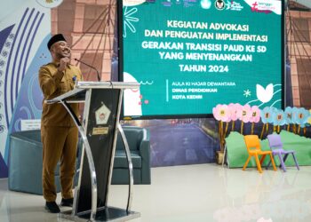 Kepala Dinas Pendidikan Kota Kediri Anang Kurniawan memberikan sambutan dan pengarahan pada peserta Workshop