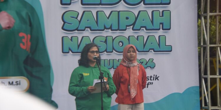 Peringati Hari Peduli Sampah Nasional, Pj Wali Kota Kediri Pimpin Apel Warga