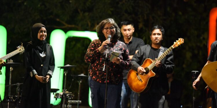 Pj Wali Kota Kediri Nikmati BrantasTic Bersama Masyarakat