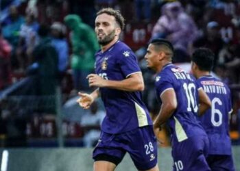 Ze Valente Tetap Berkostum Persik Kediri