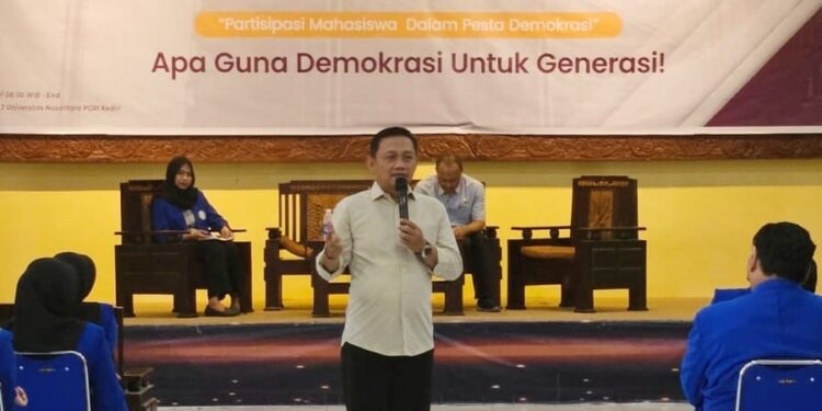 Dihadapan Mahasiswa UNP, Wakil Ketua DPRD Kota Kediri, Katino : Siap Bertarung di Pilwali Kota Kediri 2024