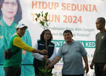 Peringati Hari Lingkungan Hidup Sedunia, Pj Wali Kota Kediri Tanam Pohon di Sumber Dadapan