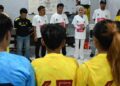 Vinanda Prameswati bersama para pemain IPK