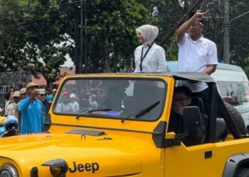 Didampingi 21 Anggota DPRD dan Ribuan Pendukung, Vinanda – Gus Qowim Keliling Kota Kediri