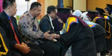 Pjs Bupati Kediri Beri Pesan Khusus bagi Wisudawan STIkes Ganesha Husada