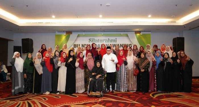 Bu Nyai – Nawaning Se – Kabupaten Kediri Dukung Mas Dhito di Pilkada 2024