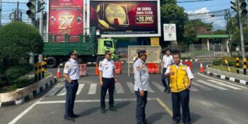 Jembatan Semampir Ditutup Untuk Uji Beban, Dishub Kota Kediri Tambah Personel di Persimpangan
