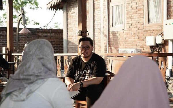 Mas Dhito Borkomitmen Selesaikan Persoalan Guru Honorer