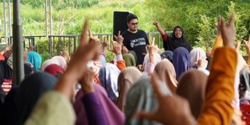 Mas Dhito Borkomitmen Selesaikan Persoalan Guru Honorer