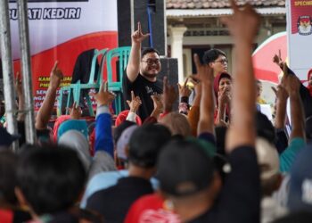 Mas Dhito Borkomitmen Selesaikan Persoalan Guru Honorer