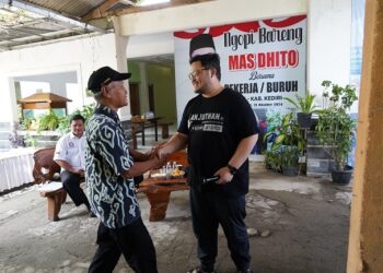 Mas Dhito Borkomitmen Selesaikan Persoalan Guru Honorer