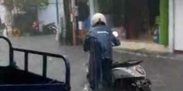 Jalan Kaki Susuri Bandar Kidul, Gus Qowim Kenalkan Sapta Cipta Kediri Mapan Pada Warga