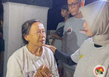 Jalan Kaki Susuri Bandar Kidul, Gus Qowim Kenalkan Sapta Cipta Kediri Mapan Pada Warga