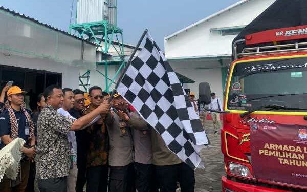 KPU Kabupaten Kediri Berangkatkan Logistik Pemilihan Serentak 2024