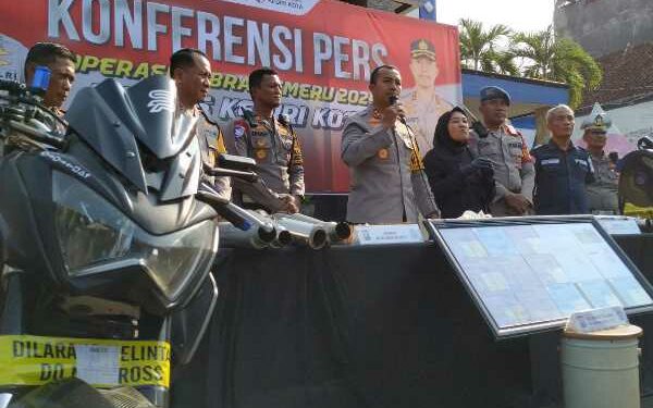 Kelompok Pengusaha Keluarga Bawean Komitmen Dukung Vinanda – Gus Qowim