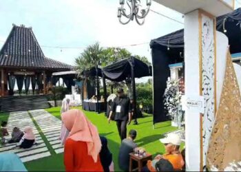 Mengintip Pemungutan Suara Pilkada Serentak di Kediri, Ada TPS Unik Semewah Tenda Pernikahan