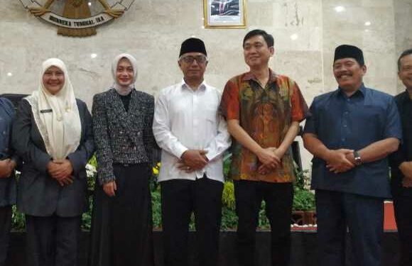 Rapat Paripurna DPRD Kota Kediri, Tetapkan Wali Kota – Wali Kota Kediri Terpilih Mbak Vinanda-Gus Qowim