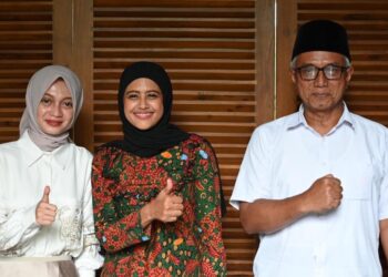 Mbak Vinanda – Gus Qowim Silahturahmi ke Kediaman Bunda Fey