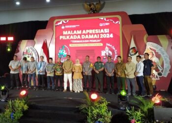 Gelar Malam Apresiasi Pilkada Damai, KPU Kabupaten Kediri Turut Gandeng Puluhan Pelukis