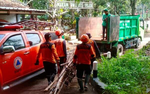 Pelepasan PJ Wali Kota Kediri Penuh Haru, Mbak Vinanda Sampaikan Terima Kasih