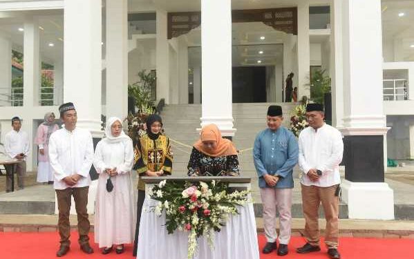 Pelepasan PJ Wali Kota Kediri Penuh Haru, Mbak Vinanda Sampaikan Terima Kasih
