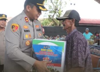 Bersama PWI Kediri Raya, Polres Kediri Berbagi Ratusan Paket Sembako