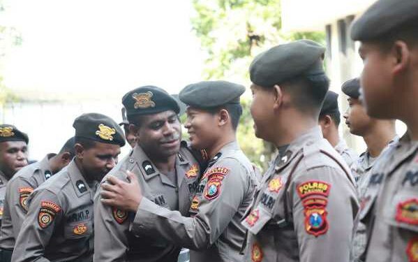 5 Bintara Asal Papua Kembali ke Tanah Kelahiran, Ini Pesan Kapolres Kediri