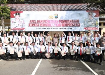 22 Personel Polres Kediri Dianugerahi Penghargaan