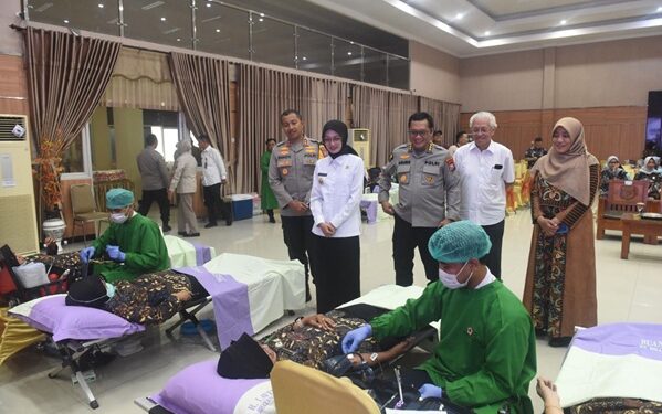 Peringati Hari Thalasemia Sedunia, Mbak Wali Berbagi Kebahagiaan Bersama Para Pejuang Thalasemia