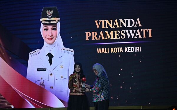 Mbak Wali Vinanda Raih Outstanding Young Public Leader of The Year Pada Leading Women Award 2025