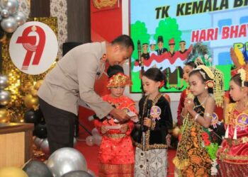 Pupuk Nasionalisme Sejak Dini, Polres Kediri Kota Gelar Fashion Show Usia TK