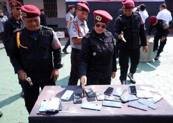 Deklarasi Komitmen Bebas Narkoba – HP, Ratusan HP Sitaan Dari Balik Sel Dimusnahkan