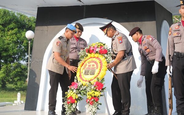 Peringati Hari Bhayangkara ke-79, Polres Kediri Ziarah di TMP Pare